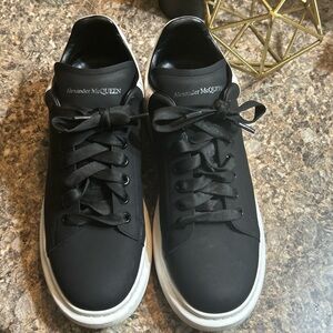 Alexander McQueen Men's Black Sneakers